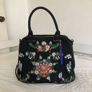 Floral embroidered purse!